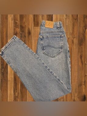 Vintage Lee Jeans Light Wash High Waisted Mom Fit 90s